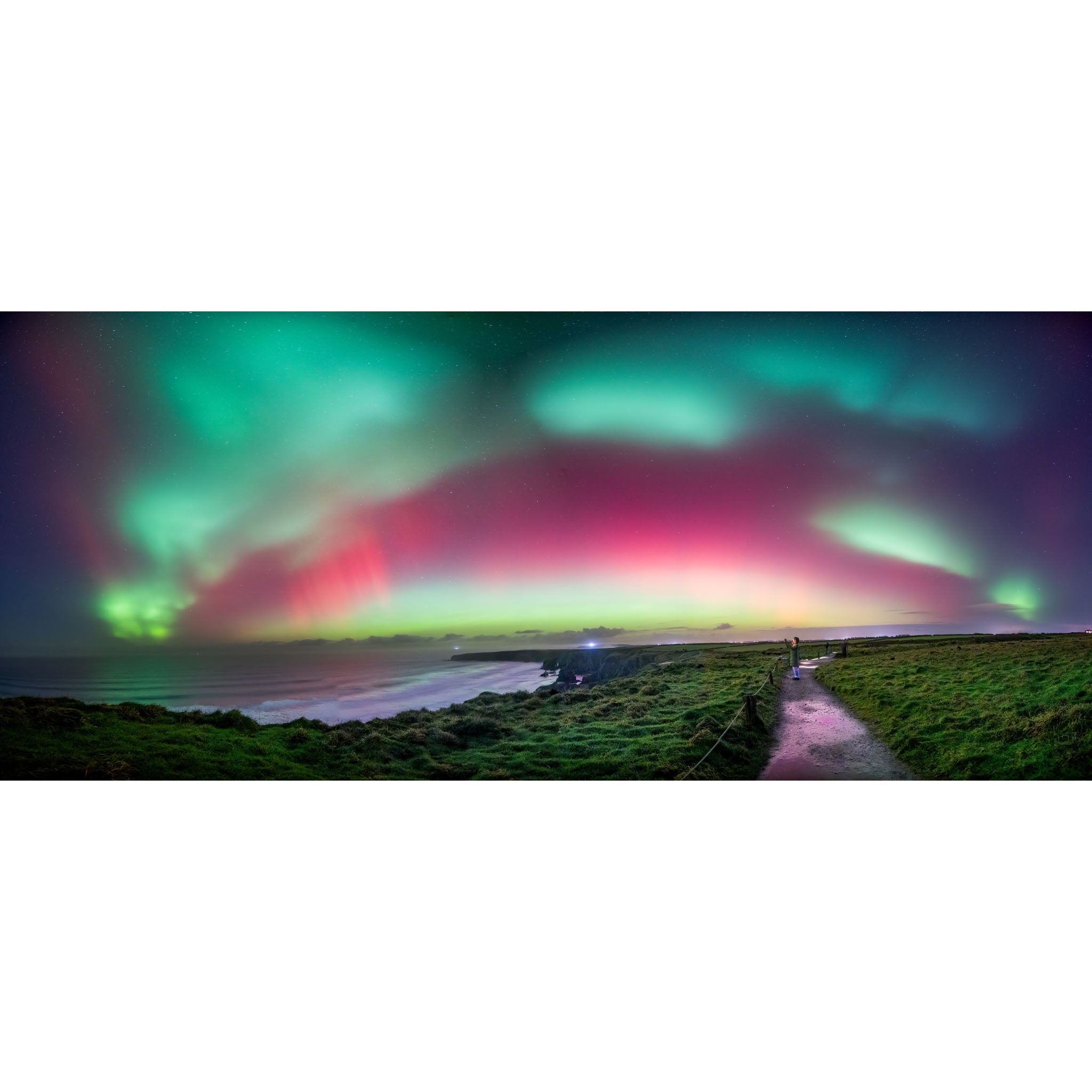 Aurora over Bedruthan Steps